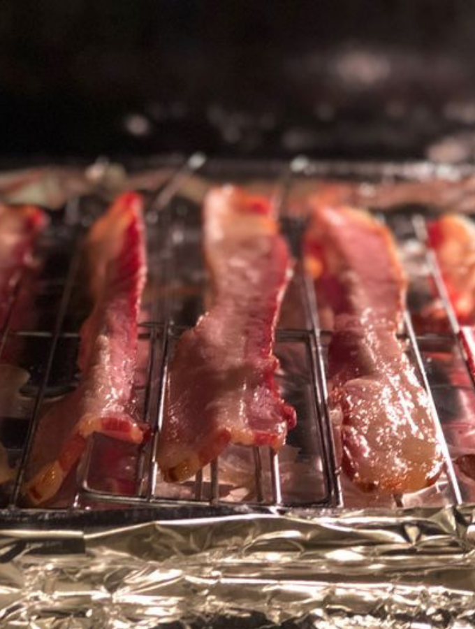 EASY OVEN COOKED BACON